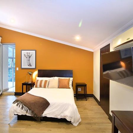 Sandown Guest House Johannesburg Exterior photo