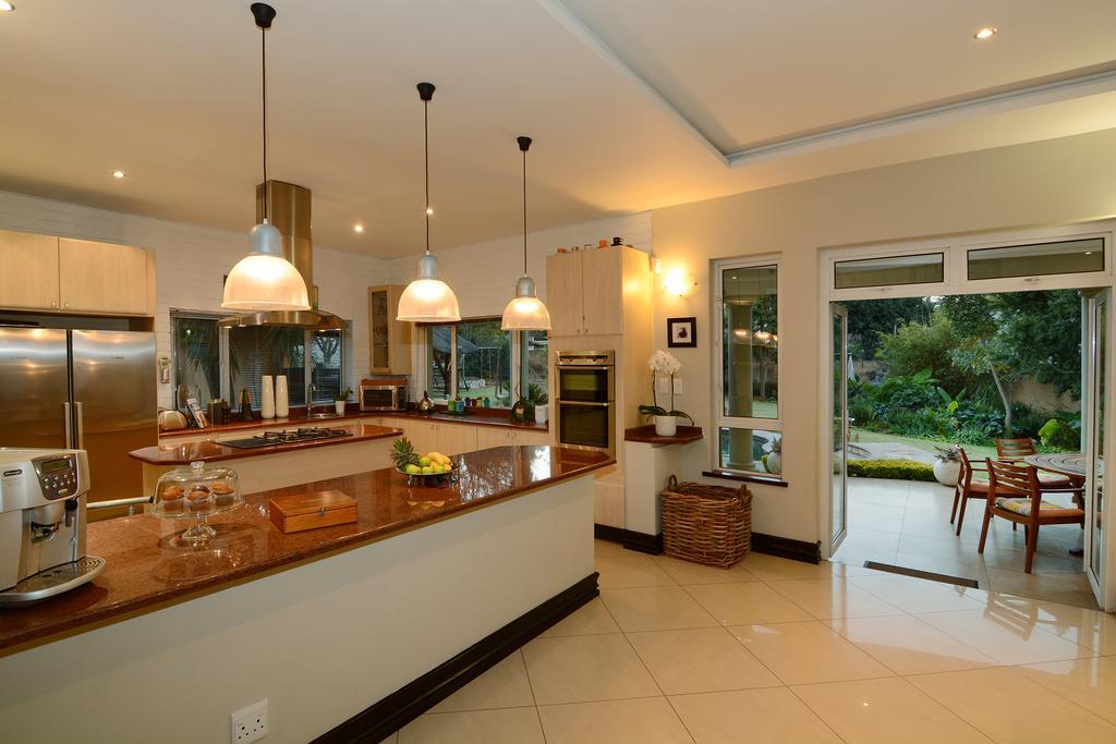 Sandown Guest House Johannesburg Exterior photo